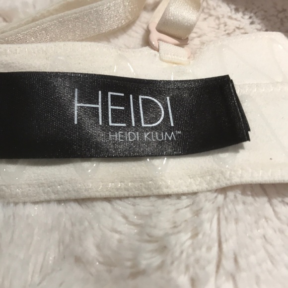 Heidi Klum bra - Picture 5 of 5